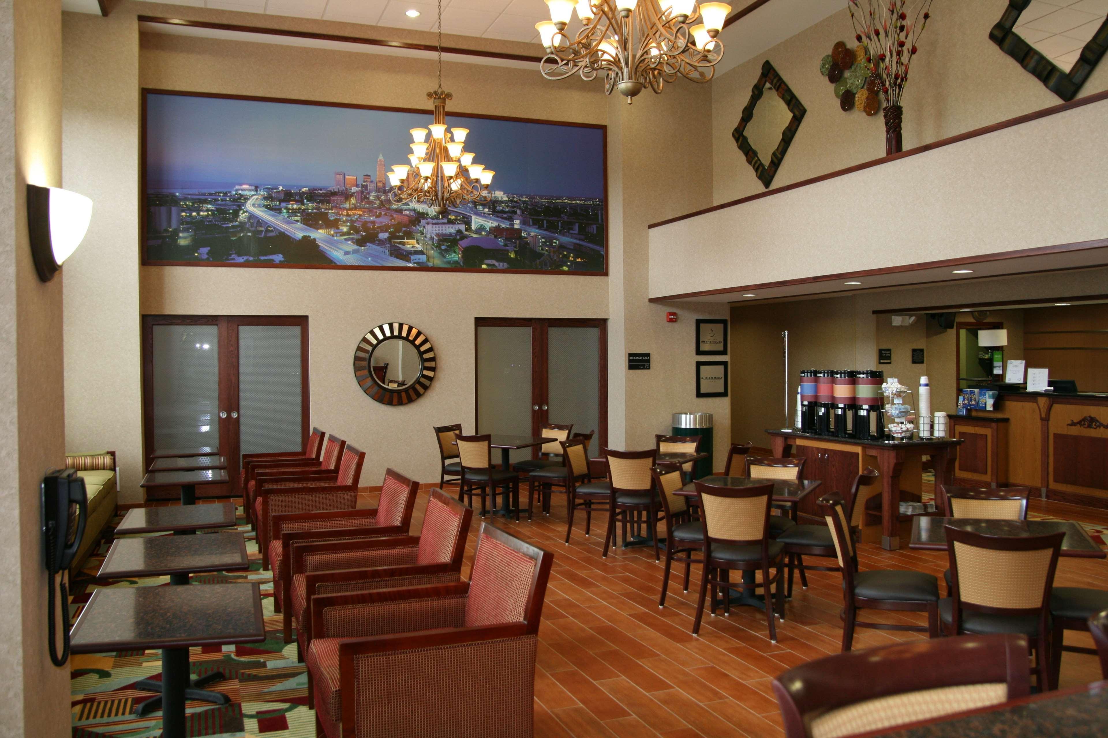 Hampton Inn&Suites Cleveland-Mentor Restaurante foto