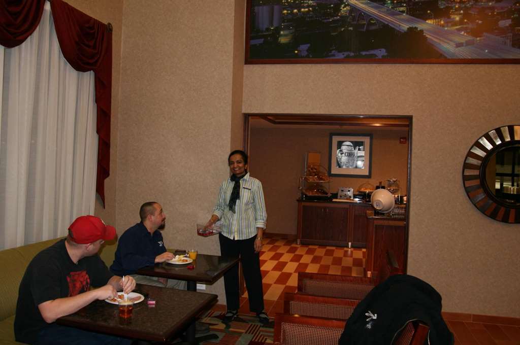 Hampton Inn&Suites Cleveland-Mentor Restaurante foto